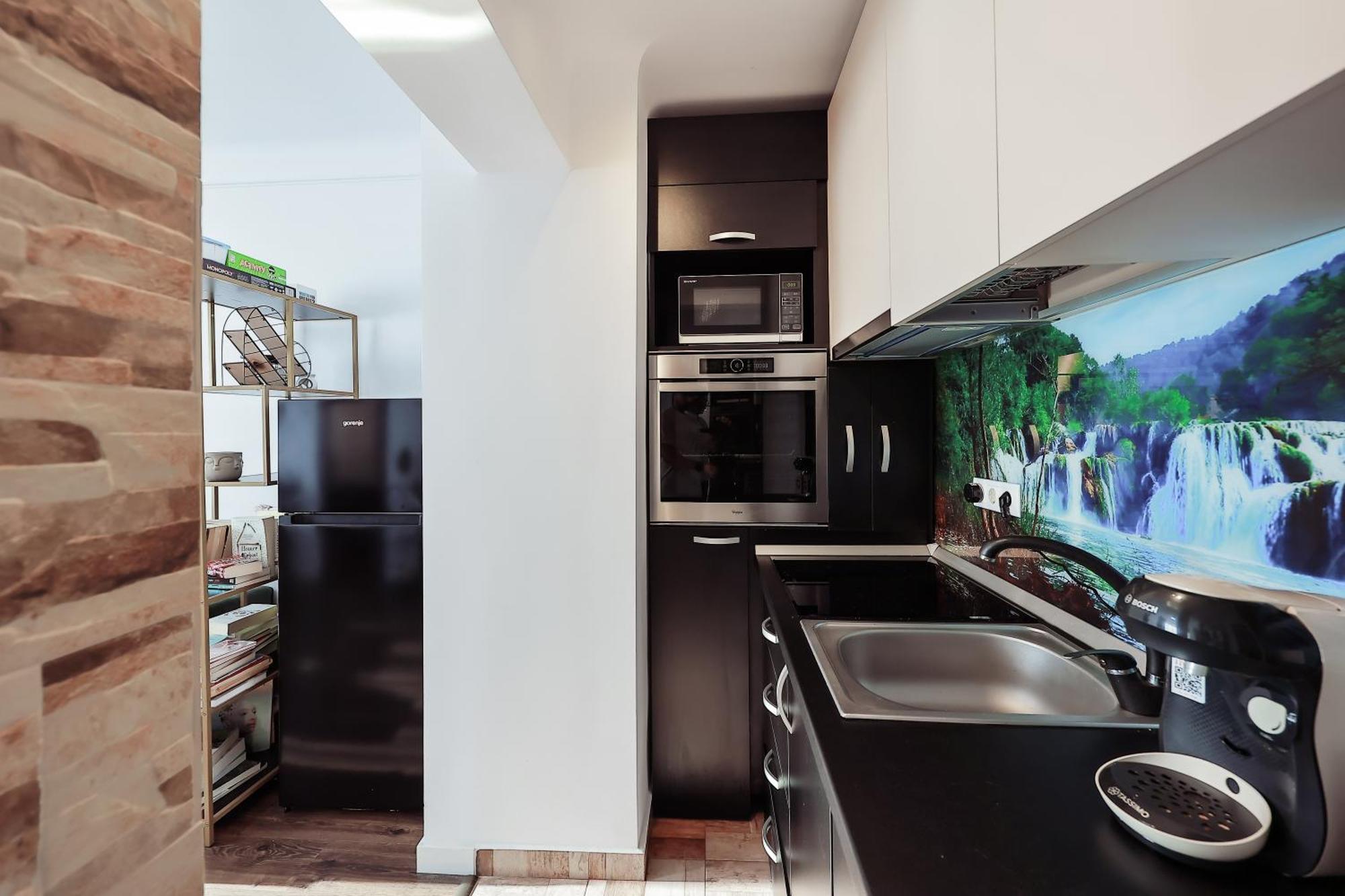 Oradea City Center Apartment Near Aquapark With Jacuzzi & Parking Екстериор снимка