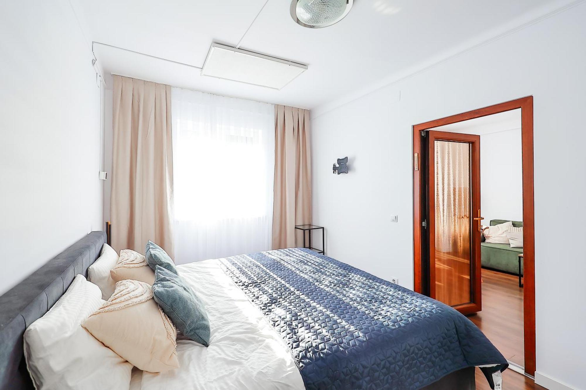 Oradea City Center Apartment Near Aquapark With Jacuzzi & Parking Екстериор снимка