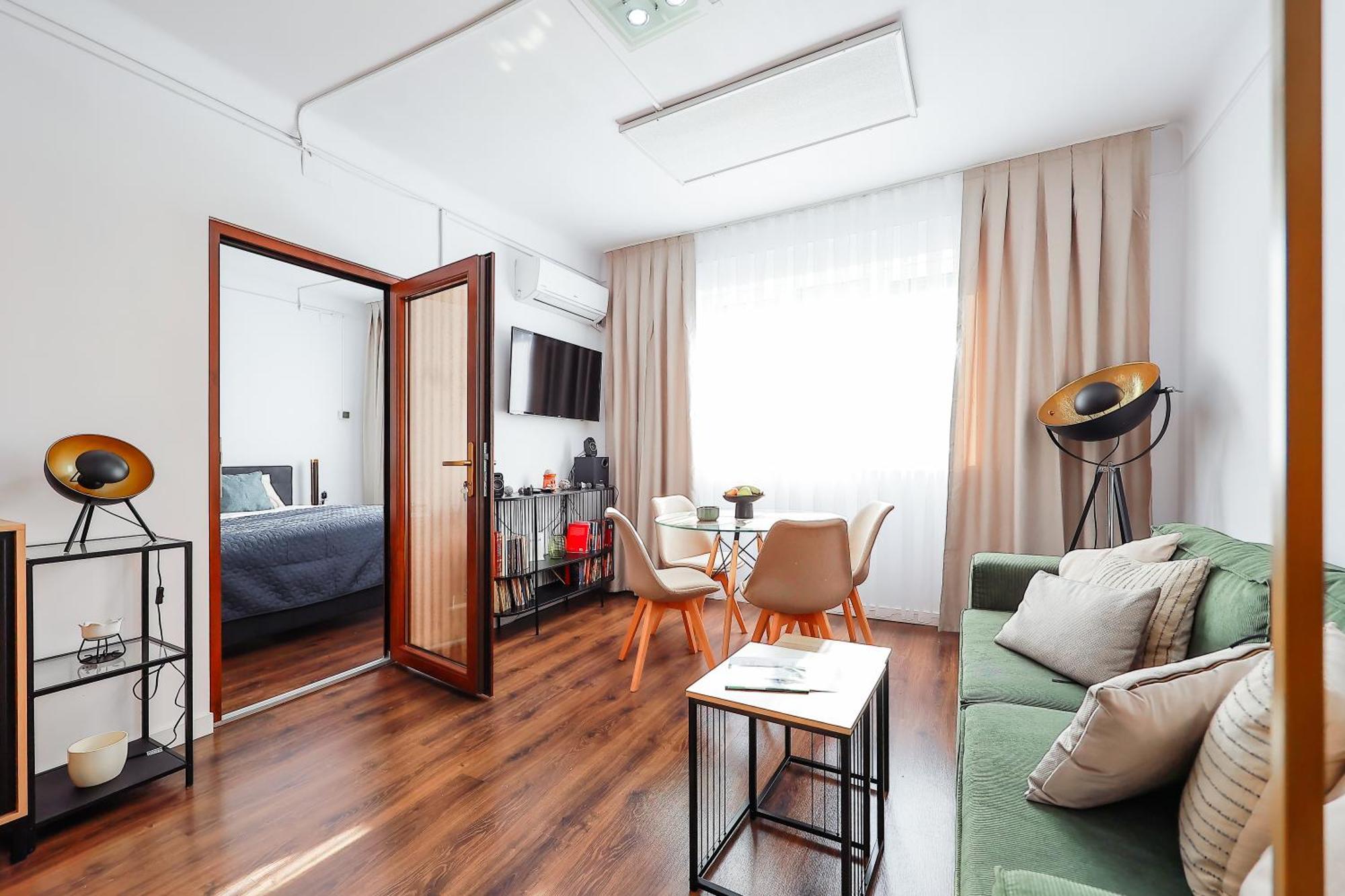Oradea City Center Apartment Near Aquapark With Jacuzzi & Parking Екстериор снимка
