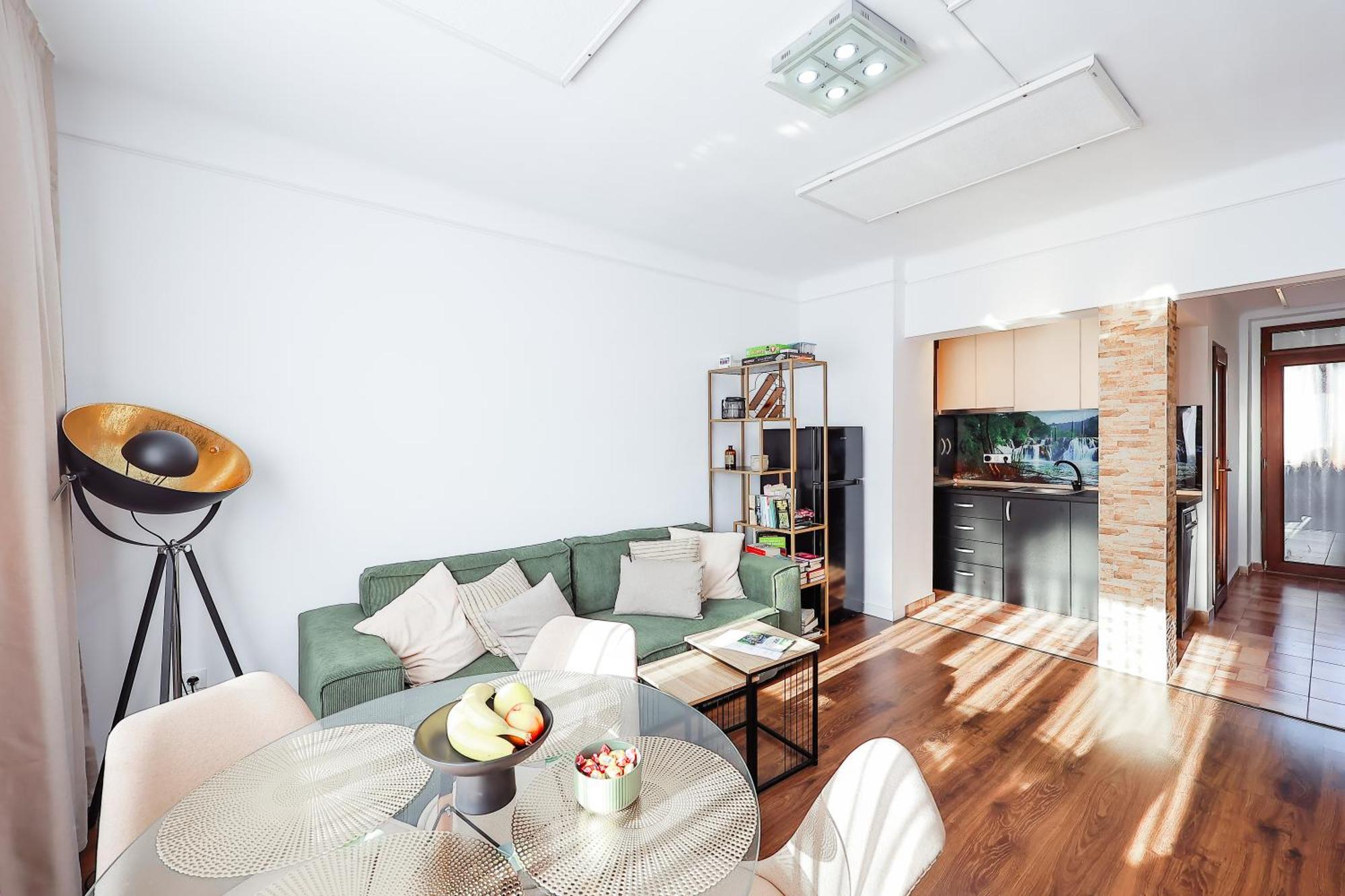 Oradea City Center Apartment Near Aquapark With Jacuzzi & Parking Екстериор снимка